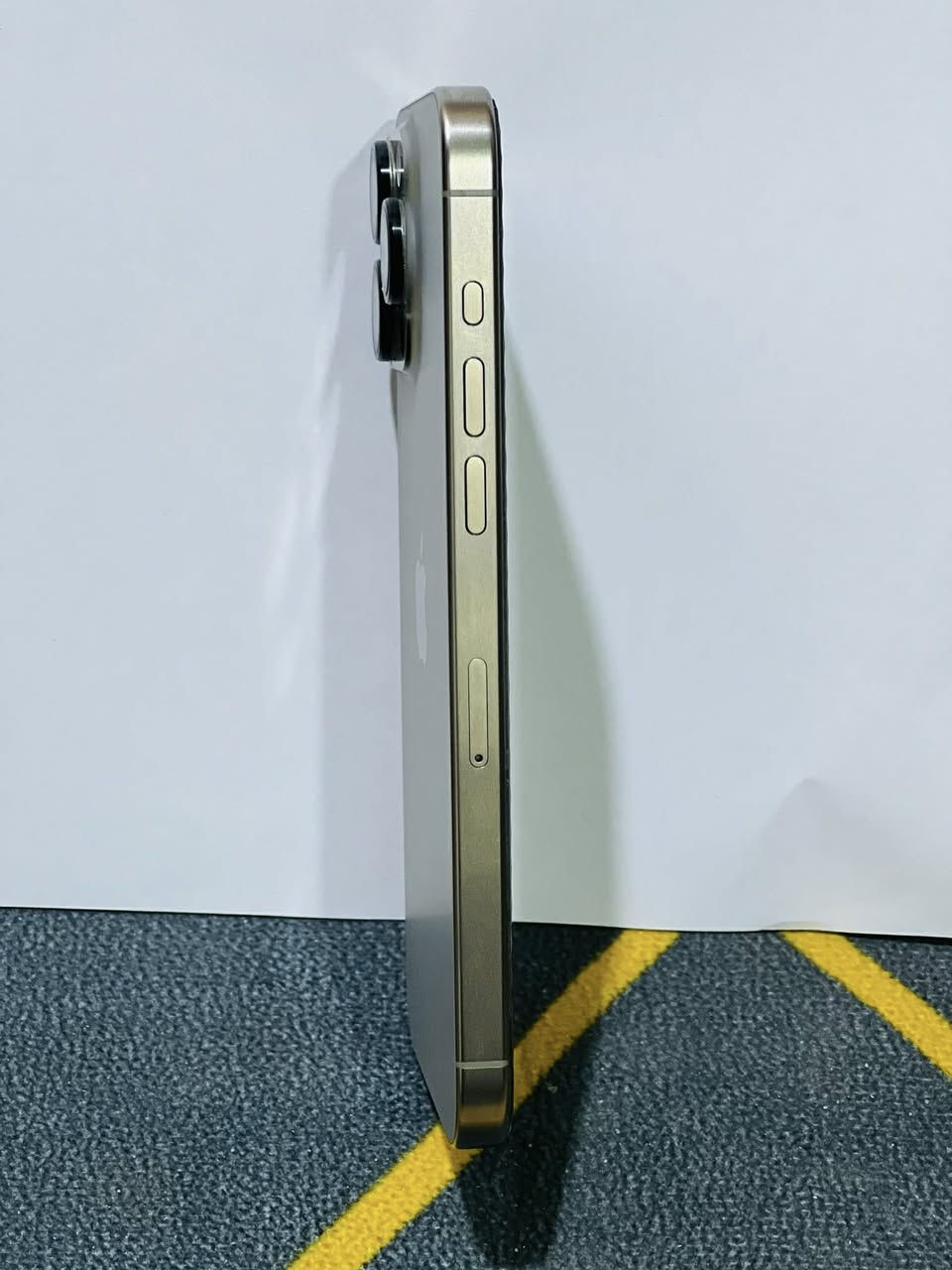 السلام عليكم 
15 برو ماكس بطاريه 96 نضافة الجهاز 100 
السعر (مليون 200)وبي مجال 
سوق الشيوخ اتصال ***********
