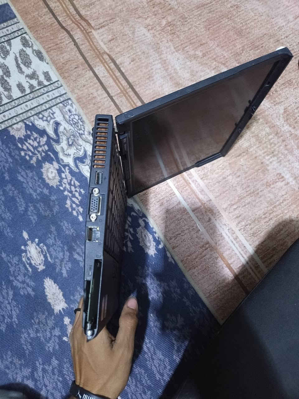 سلام عليكم 
عندي هاي الحاسبات للبيع 
ثنينهن شغالات 
اول وحده يحتاجله بطاريه وتنصيب 
الثانيه يحتاج بس هارد وتنصيب 
وغراضه كامله هيه والشاشه 
والكيبورد والموس كلهن
اخوان ابيعهن فحم ثنينهن 
لحد يسئلني شبيهن ومادري شني ابيع فحم 
خلي سعرك اذا عجبني ابيعهن 
مكاني بغداد حي النصر


**إذا كنت صاحب هذا الإعلان وتريد حذفه لأي سبب، رجاءا أرسل رسالة إلى الدعم الفني**
