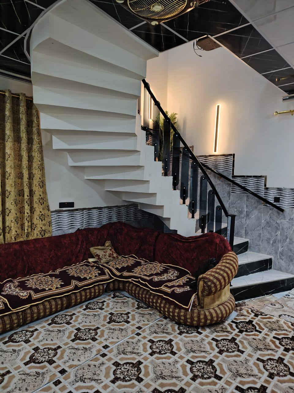 دار ٢٠٠ متر بناء ٢٠٢٦ الوجه سبعة الا ربع في ثلاثين فول درجة اولى اربع غرف نوم تكريت القادسية بداية قطعة ٥٠٠ السعر ١٤٥ مليون قابل للتفاوض للاستفسار ***********
