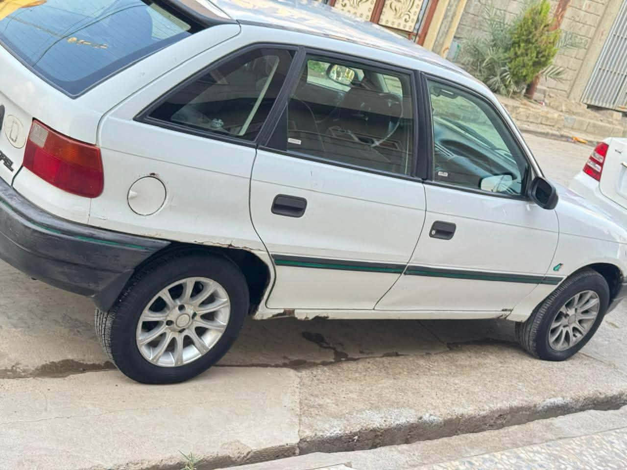 اوبل استرا
للبيع سياره جاهزة ومرتبة رقمها جديد السعر ٣٨ ورقة بيها مجال بسيط 

الرقم ***********
