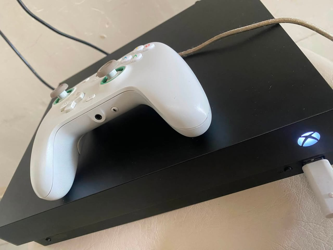 Xbox one x
للبيع مع قرصين. فيفا 20 وبيس 18

+ حساب كيم باس التميت شهرين مفعل + العاب مملوكة  يعني متحتاج شي حمل واللعب. 

الجهاز مسويله ادامة كامله وتبديل معجون حراري اصلي  مو هذا ابو 10 الاف. ومبدل هارد جديد. يعني انسة شي اسمة حرارة تقطيع  صوت المروحة متسمعة بعز الضهر 

سعر الجهاز مع الاقراص 230  بدون اقراص 190 سعر ثابت. مع الكيم باس شهرين 

اي استفسار خاص


**إذا كنت صاحب هذا الإعلان وتريد حذفه لأي سبب، رجاءا أرسل رسالة إلى الدعم الفني**