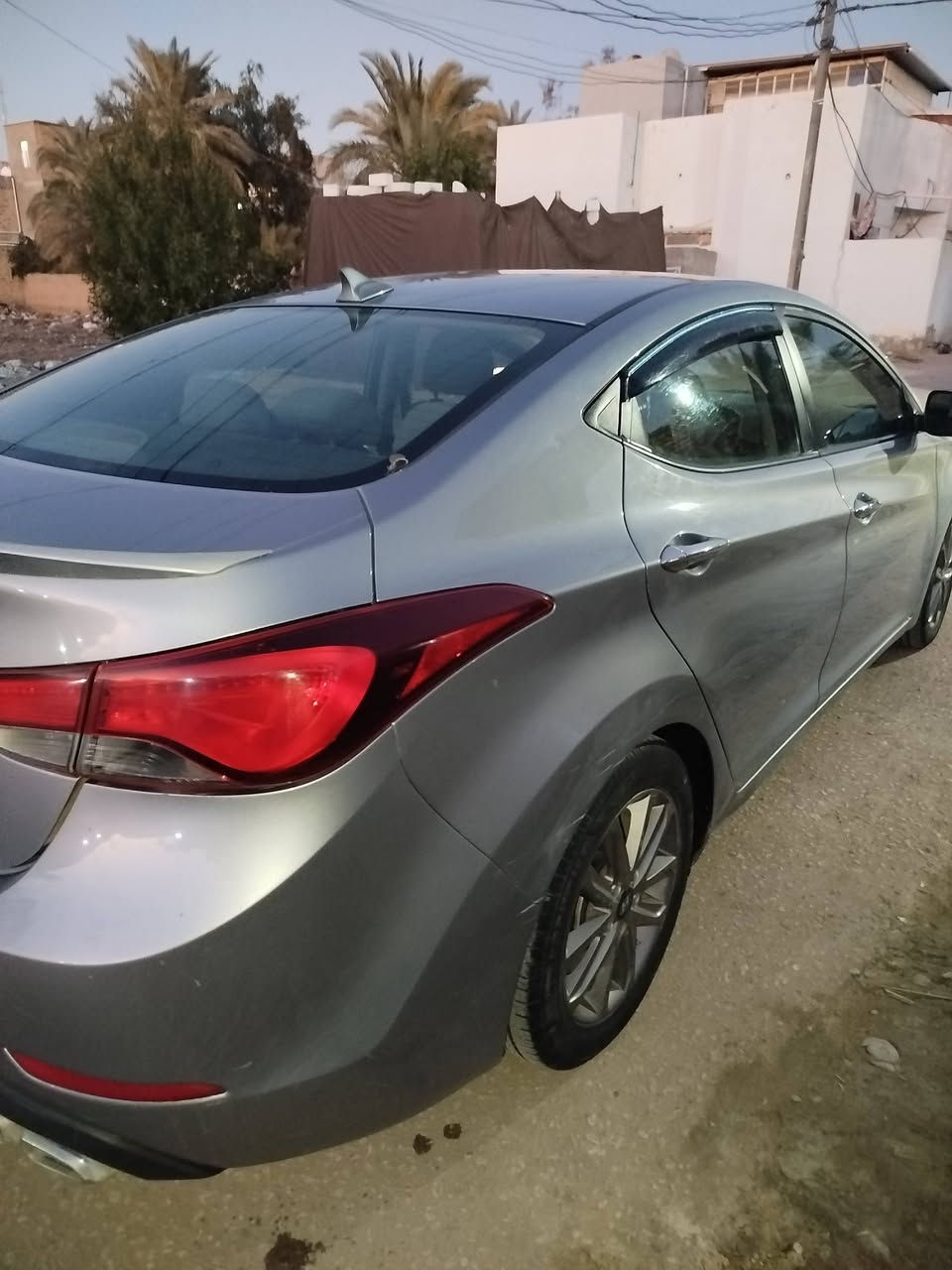 النترا موديل 2015 وارد امريكي بيها بس قطعه وحده باب السائق ومبدل
السياره نضيفه وبأسمي رقم دولي سنويه جديده
مكينه وكير وحداديه خير من الله 
 مكينتها 1800 دوش المرغوب 
مواصفات فول ماعدا الفتحه والبصمه 
السياره جاهزه وماتخسر عليها اي شي
مكان السياره الديوانيه 
رايدها 117 وبيها مجال بسيط
للتواصل  ***********
