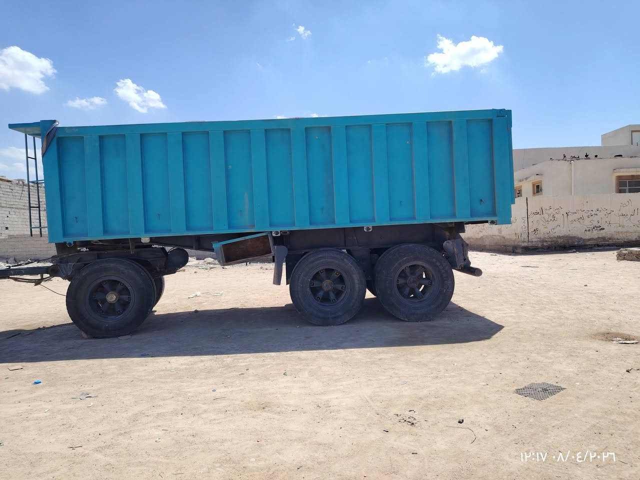 سلام عليكم عربانه للبيع لعاب طول سبعه متر مكان نجف ***********
