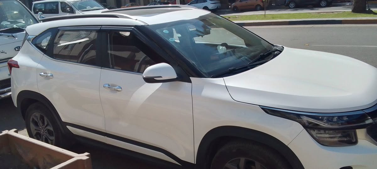 السلام عليكم للبيع
كيا سيلتوس خليجي 
ابيض صدفي
كفالة عامة بأسمي
ماشية 8000
محرك 1500 دبل نوزل
حساسات أمامي خلفي 
كامرة دوارة 
 بغداد السعر 178 ورقة  
للاتصال ***********
