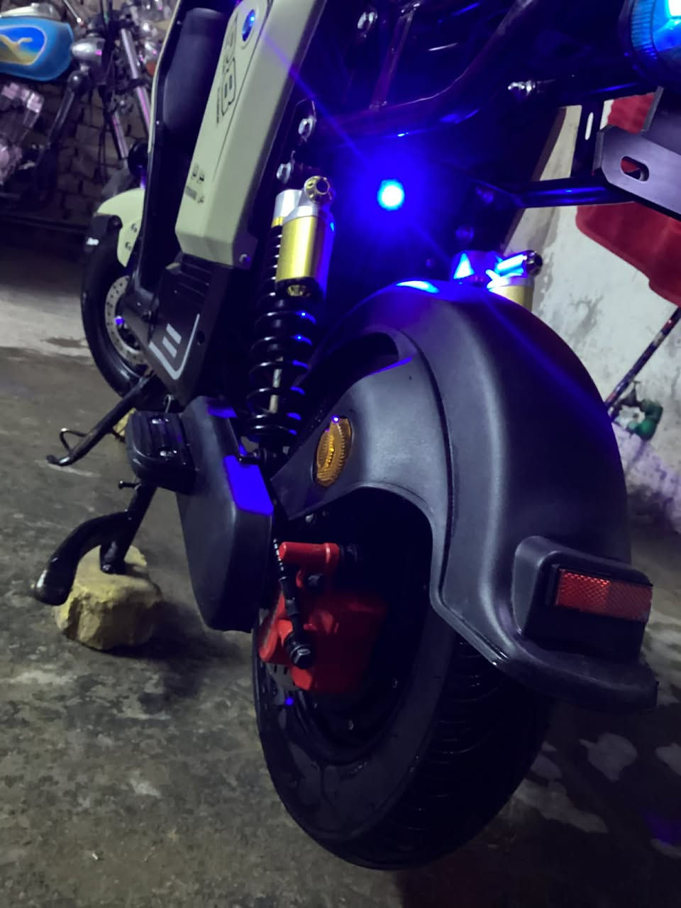 سلام عليكم ، دراجه شحن موديل 2025 نوعه ار 8 مستخدمه نضيفه مثل ماتشوف ب الصوره الدراجه بيه هواي مميزات فصل الشحن الذاتي رجوع للخلف وهواي سعره 400 اي استفسار خاص


**إذا كنت صاحب هذا الإعلان وتريد حذفه لأي سبب، رجاءا أرسل رسالة إلى الدعم الفني**