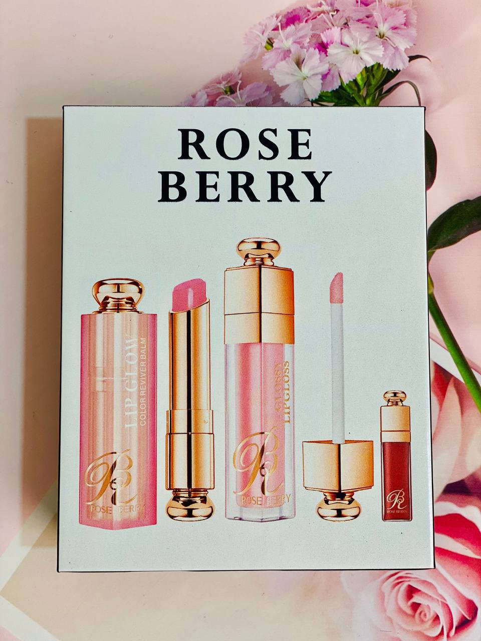 💫 طقم روز بيري - 3 قطع لجمال وترطيب شفايفك 💋
💄 لب جلوس يخطّف الأنظار
💋 ليب بالم بلمعة صحيه
💄 روج صغير يكمل إطلالتك
🌿 مكونات طبيعية ترطيب 💦 ولمعان طول اليوم لمسة أنوثة طول اليوم  @إشارة


**إذا كنت صاحب هذا الإعلان وتريد حذفه لأي سبب، رجاءا أرسل رسالة إلى الدعم الفني**