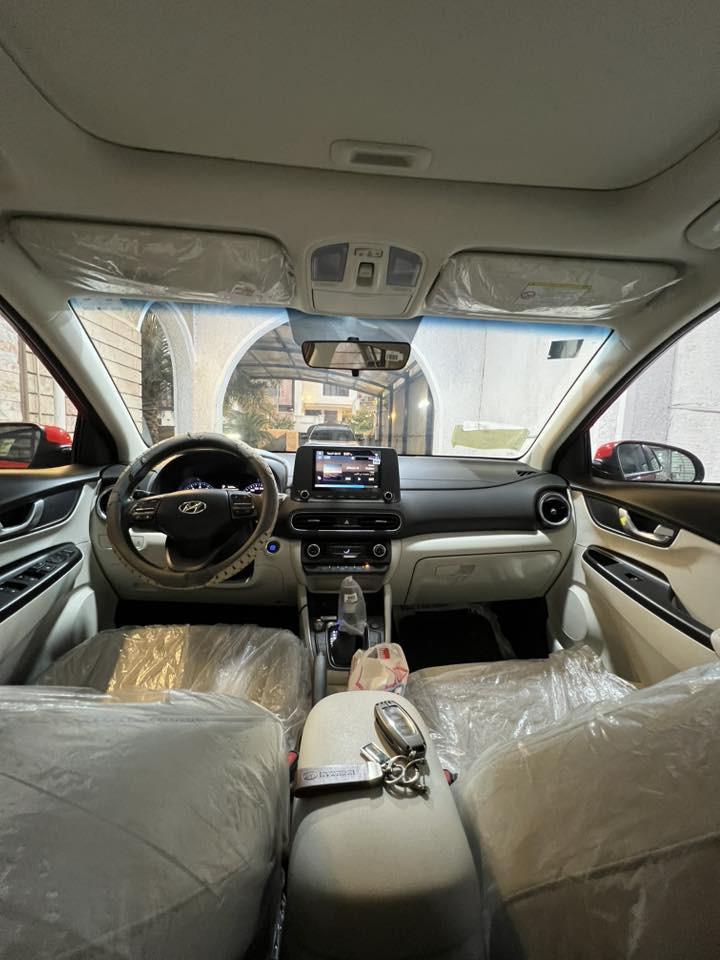 السلام عليكم
كونا خليجي زيرو للبيع ضمان شركة الأولى حاليا ماشية ٤٠٠٠ موديل ٢٠٢٣ فول مواصفات أعلى مواصفة بالخليجي
سلايد ونفكيشن وشاشة كبيرة بلادية كشن كهرباء وبصمة تبريد منفصل وبيانو كلشي بيها على وضع الشركة حتى نايلون الكشنات.
السعر ١٩ الف $ وبي مجال بسيط من تشوف السيارة
مكانها بغداد اليرموك
للاتصال***********
