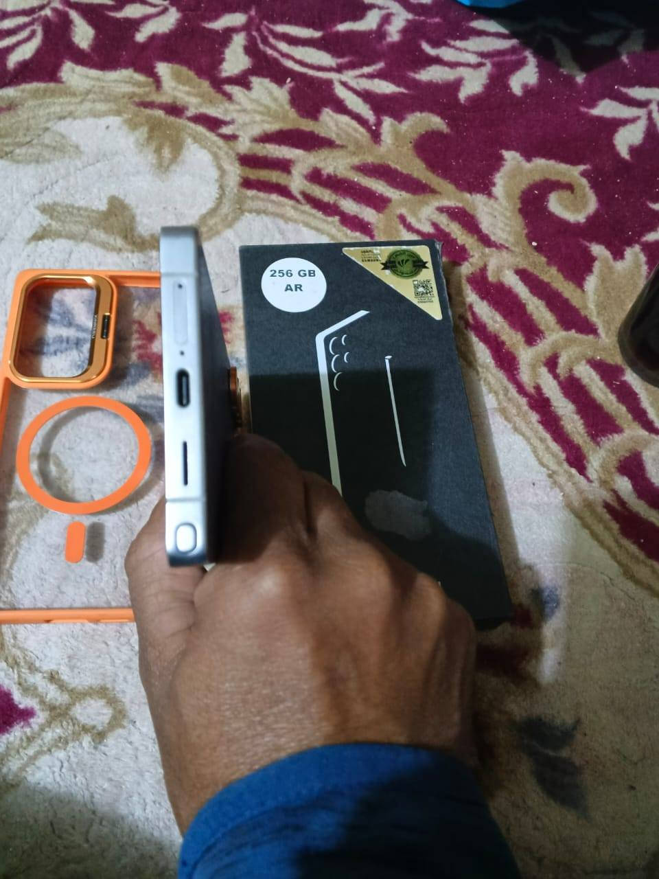 السلام عليكم موبايل للبيع اس 25 الترا ذاكرته 256 عشوائيه 12 نظافه 100% سعره واحد و100 كامل ملحقات عنوان بغداد الشعب الاستفسار على هذا الرقم***********
