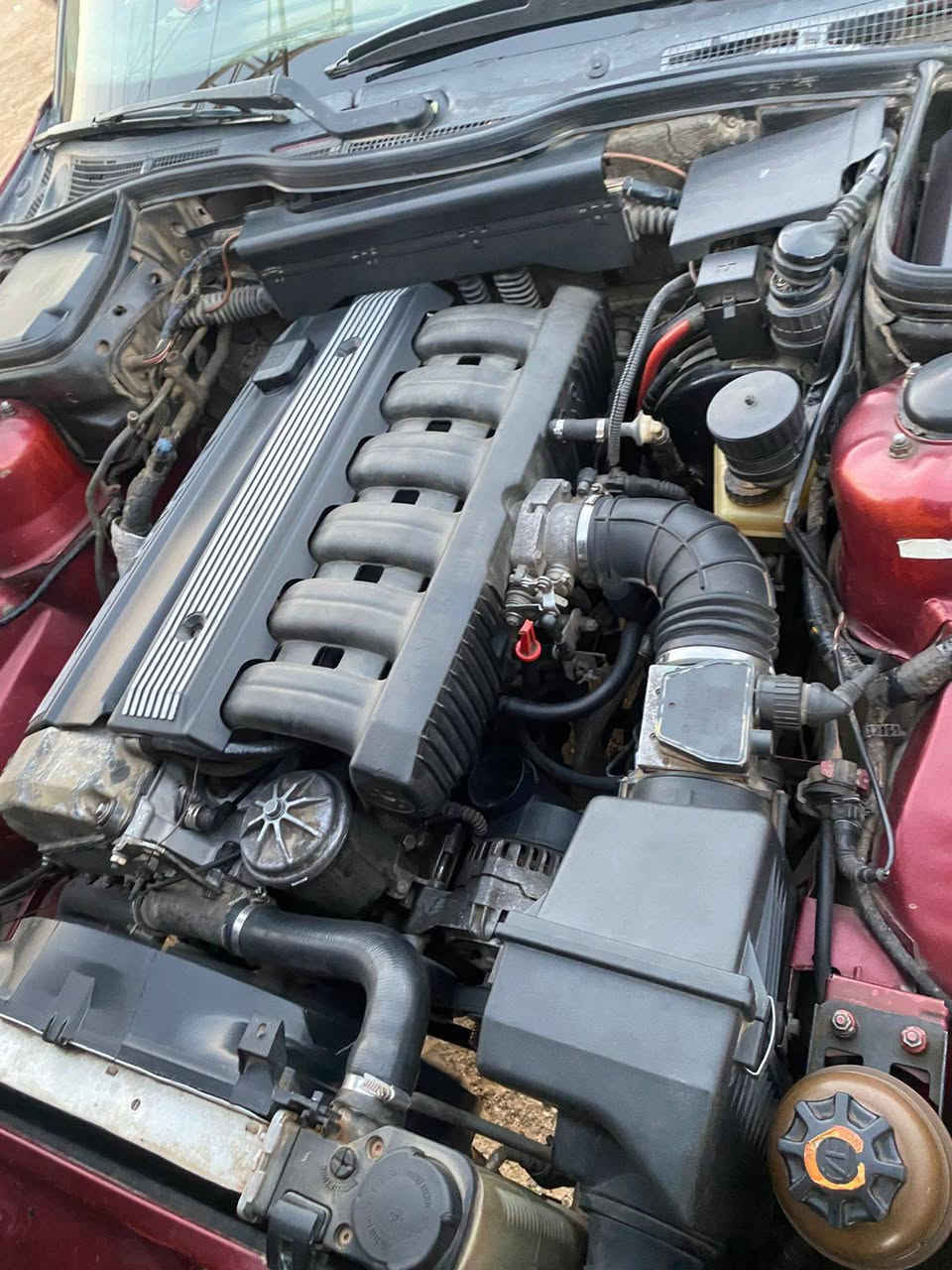 سلام عليكم سياره بي ام موديل 1992 بسمي رقم بغداد نكليزي مكفوله كير مكينه صدر امامي خلفي جديد تبريد شغال كهربايات كلهه شغاله داخل جديد جلد كشنات كهرباء رقم ***********
