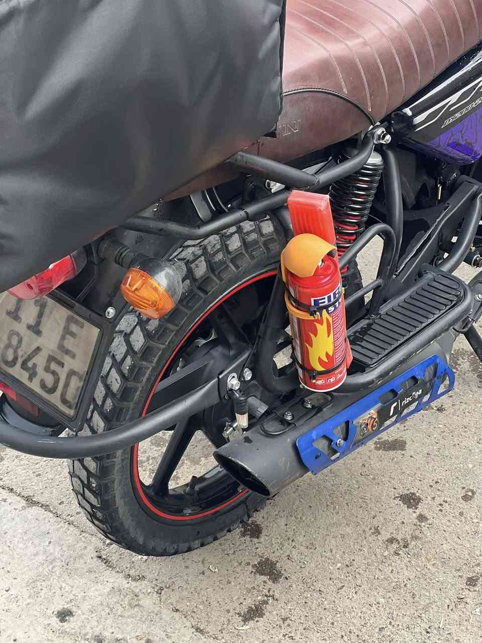 السلام عليكم شباب دراجه دايون 23 مرقم بغداد بسمي دراجه جديده ماشه 11 الف انضف من الصور بعد تجي وتشوفهاا رايدهاا ب 3 مليون قفل لتجي تعاملني غاليه عليك اعبر المنشور مكاني الاعظميه 
***********
