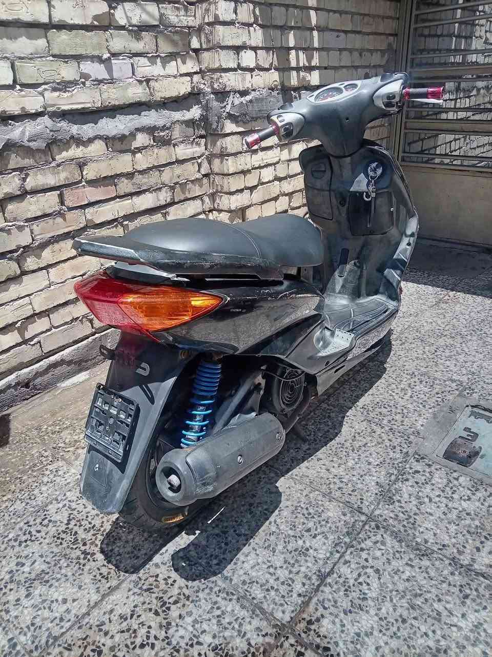سلام عليكم سكنس للبيع مكفوله نكره سلف شلعه ومعدل مابيها اي نقص كفرات ختم واحد ب 400 وبيها مجال العنوان المشتل ***********

