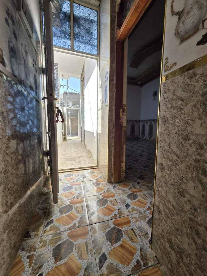 أأيجار ..بيت ١٠٠م حي النداء شارع مجمع بيتي يحتوي غرفه وصاله واستقبال وحمامات خارجيه وداخليه وسخان وخط مولده وتانگي سعره ٢٥٠
*********** 
بي وات ساب
