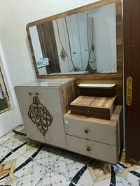مرايا سلايت • خشب قوي • بيها رفوف