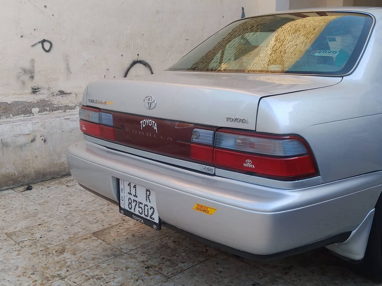 .(سلام عليكم)    كورله محوره .    موديل  1994  رقم    بغداد  الدولي  بأسمي  سنويه لغايه  2030   تخم  تاير جديد      مكينه   1800 جديده  كير حداديه  سياره جاهزه من كلشي  مكفوله  من ضربه  ولخياس صبغ  للجماليه فقط.  سياره    أحلى  من  صور    كهربائيات      كلها    شغاله    سياره   جاهزه       العنوان  واسط نعمانيه  السعر(63) وبيها مجال (***********)
