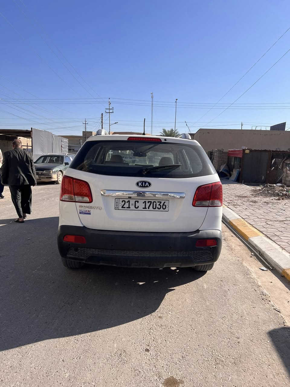 السلام عليكم
مكلف للنشر 
سيارة سورنتو موديل 2012
كفاله عامه دون طخه الباب الخلفي وره السايق ومعدله
سيارة نضيفه حيل وراعيها حيل مرتبها 
المكان تكريت القادسية 
للسعر والاستفسار هـ ‭0770 203 6543‬ ابو مصطفى
