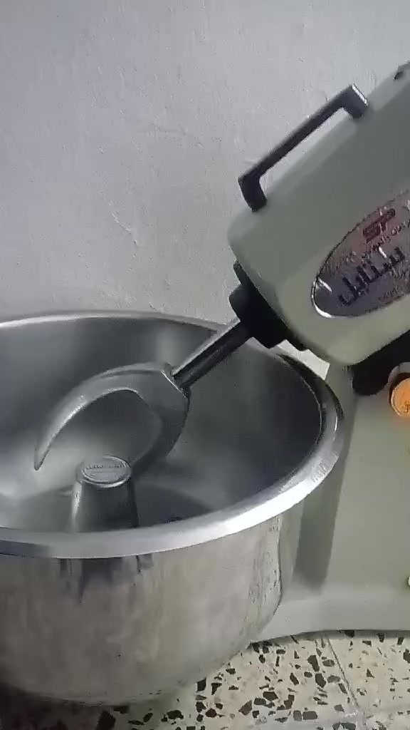 *********** عجانه نظيفه استعمال قليل جدا نظيفه عنوان حله ثوره والسعر 175
