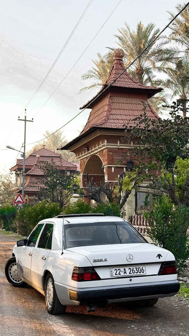 مارسدس دب موديل ١٩٨٦
رقم اربيل باسمي سنويه لحد ٢٠٣٠ 
هزه براد كلشي جديد 
كير محرك (بطه)  بشرط 
حداديه امامي خلفي جديده
تدفئه تبريد بشرط 
سلايد روف طكتين
سياره صبغ حزام للجماليه
سعر ٤٩ 
***********
