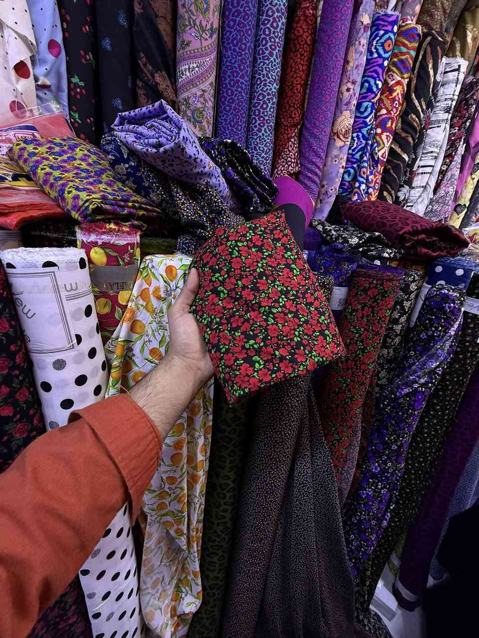 كشمير إيطالي جديد نقشات الموسم 100 شكل جديد 
سعر المتر 2 سعر القطعه مترين ونص 5 الاف 
متوفر توصيل داخل الديوانيه والمحافظات 📌


**إذا كنت صاحب هذا الإعلان وتريد حذفه لأي سبب، رجاءا أرسل رسالة إلى الدعم الفني**