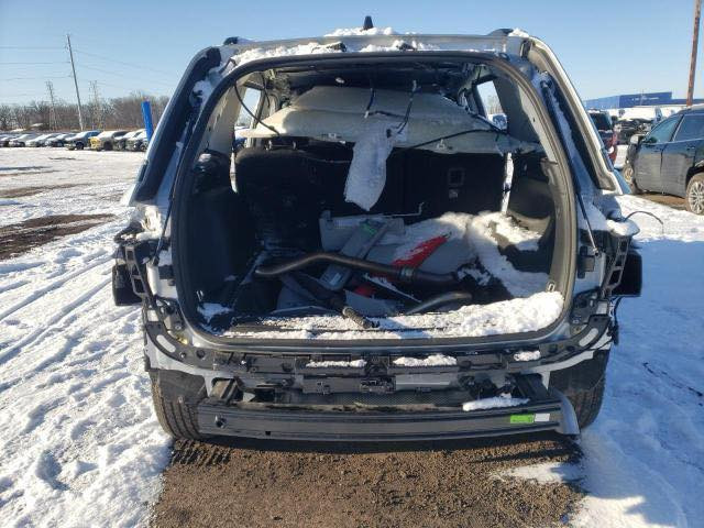 السلام عليكم
سياره جيب لاريدو موديل ٢٠٢٣ لون سلفر ٥ راكب  بانزين محرك ٦ سلندر ٣٦٠٠ سياره جديده بمعنى الكلمه كامله من كلشي محرك و كير و اكسن بس حادثها سرقه ابيعها على وضعها سياره مدفوع الكمرك مالتها وكامله اوراقها وباسمي 
العنوان السيديه  و السعر ١٤٨ وبيها مجال  رقمي *********** وبي واتساب
