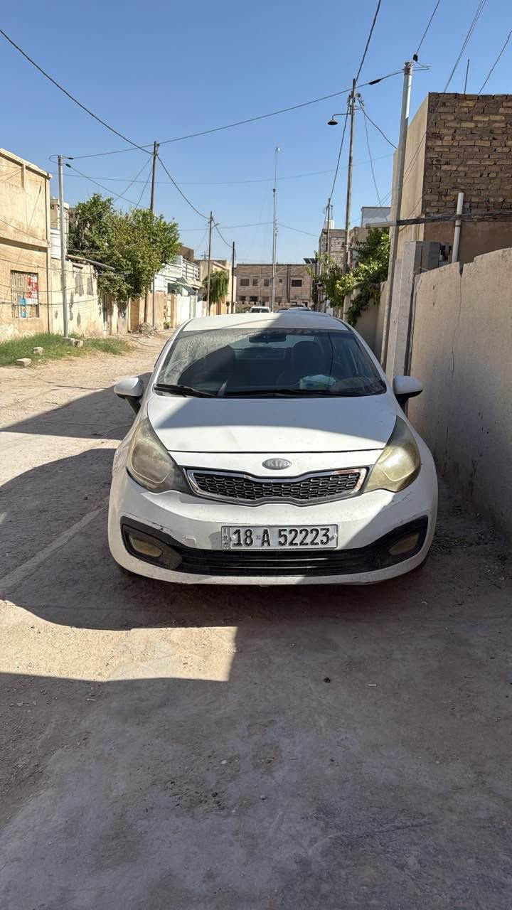 كيا ريو خليجي 2014 
رقم بابل 
السيارة كير ومحرك مكفول  وتبريد جيد
بيها بارد الابواب جميعا مع الجاملغ الايمن 
السيارة خالية من الصبغ 
محرك 1600 
السعر 73 وبيها مجال 
للاتصال ***********
مكانها حله المركز حلة, بابل
