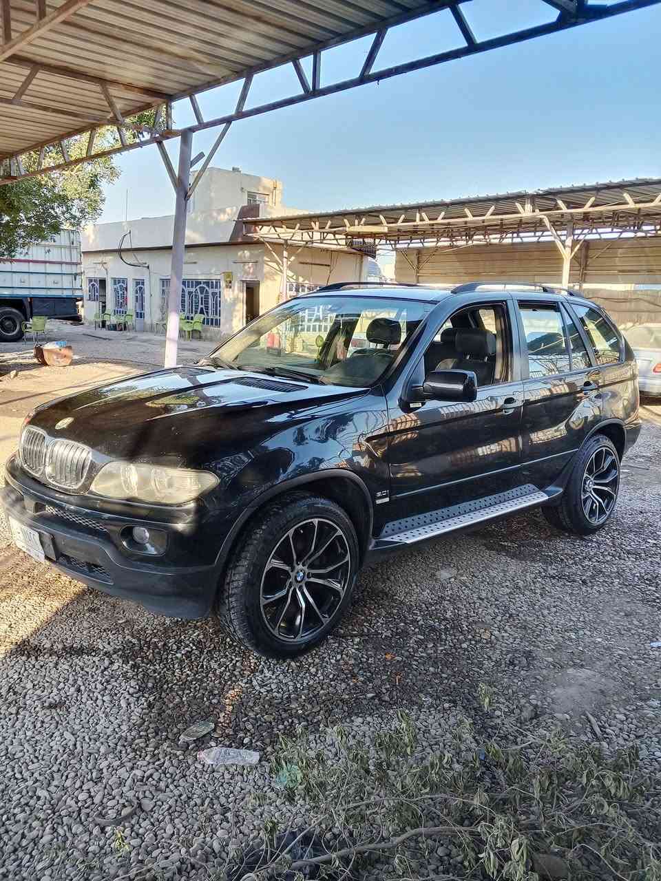 للبيع بي ام x5 موديل 2004 بغداد العنوان بغداد جرف النداف السعر 75 ورقة ***********
