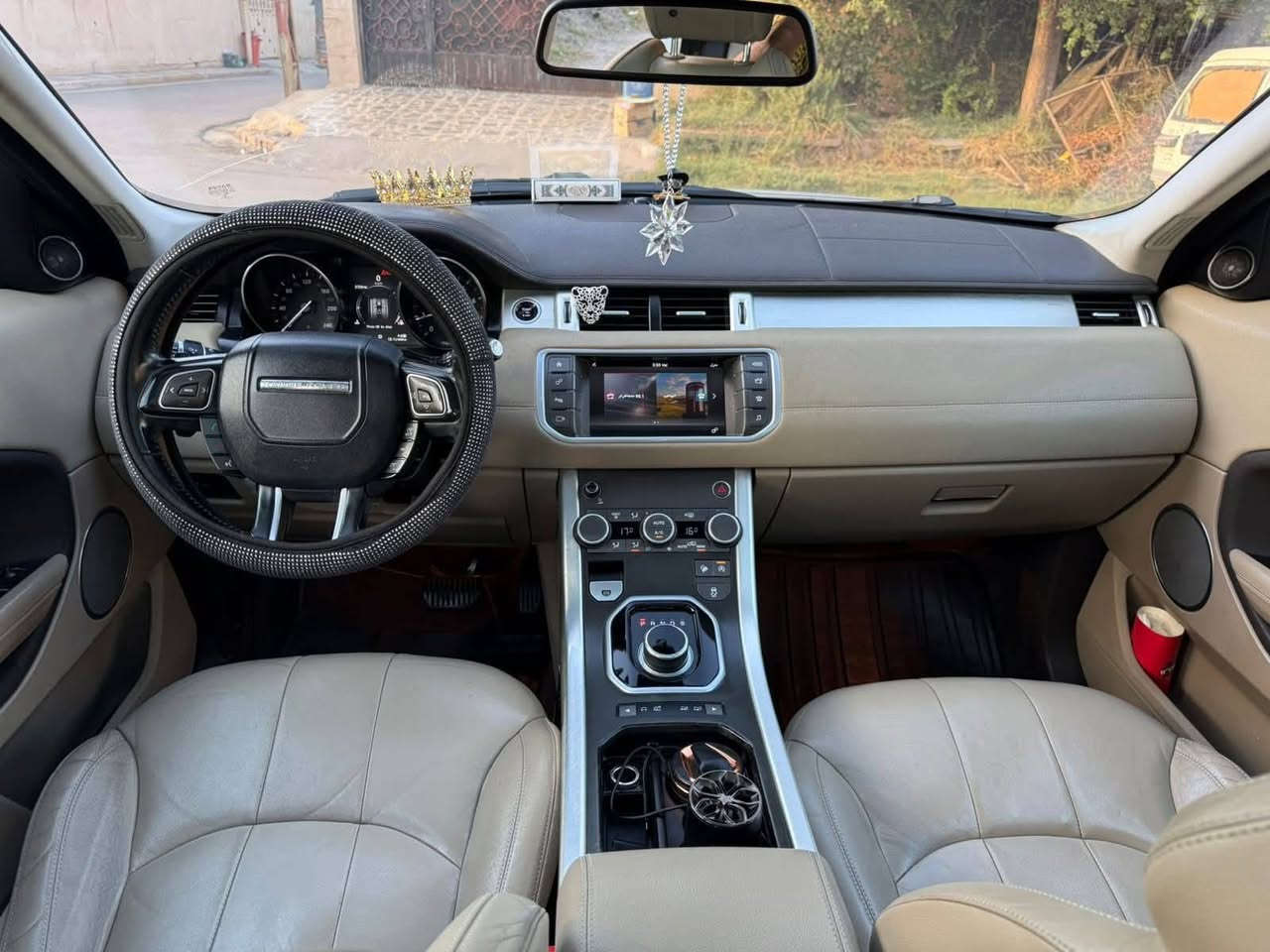 ارخص رانج
رانج ايفوك 2017 وكالة سردار  فول مواصفات يعني ماخذيها زيرو مكفوله من صبغ وضربه وكير ومحرك وتبريد وبنوراما وصدر وتخم تابر وفيت بم  ودهن جديد وهزه وسنويه وارقام بسمي وماشيه 90 الف كم حقيقي جديده بمعنى الكلمه بيع وامراوس السعر 165$ مكانها بغداد العامريه للاتصال او اياستفسار *********** بي واتساب
