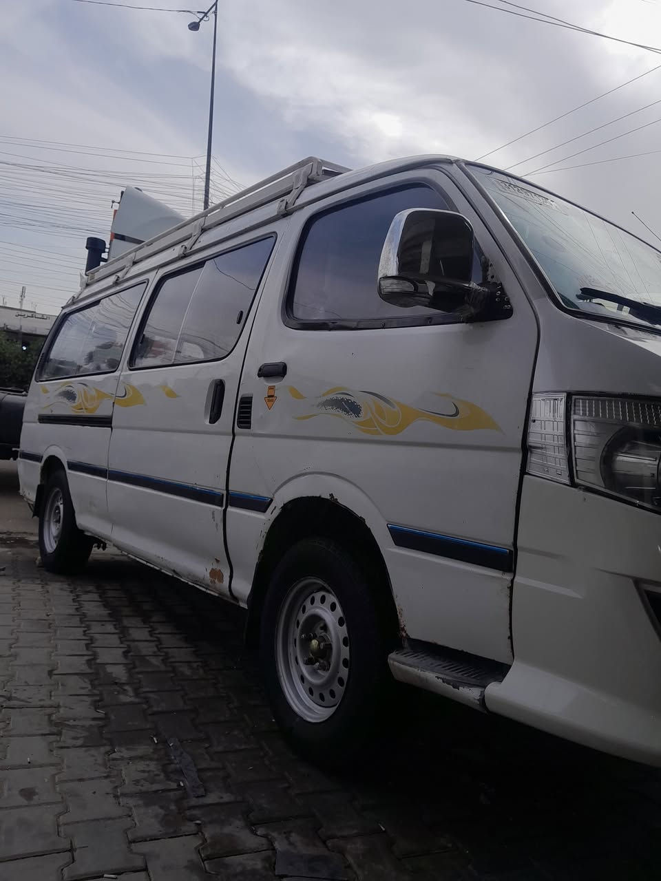 سلام عليكم فتون 2011 مكينه وكير وكسل مكفولات وشرط ترايك البصره سيار بس صدره نص عمر بيه تلاحضات بسيطه  مكان السياره الحسينيه مال راشديه مصفره بسمي السياره احله من الصور سعر ٥٥ بيه مجال تشلع عيوني ***********
