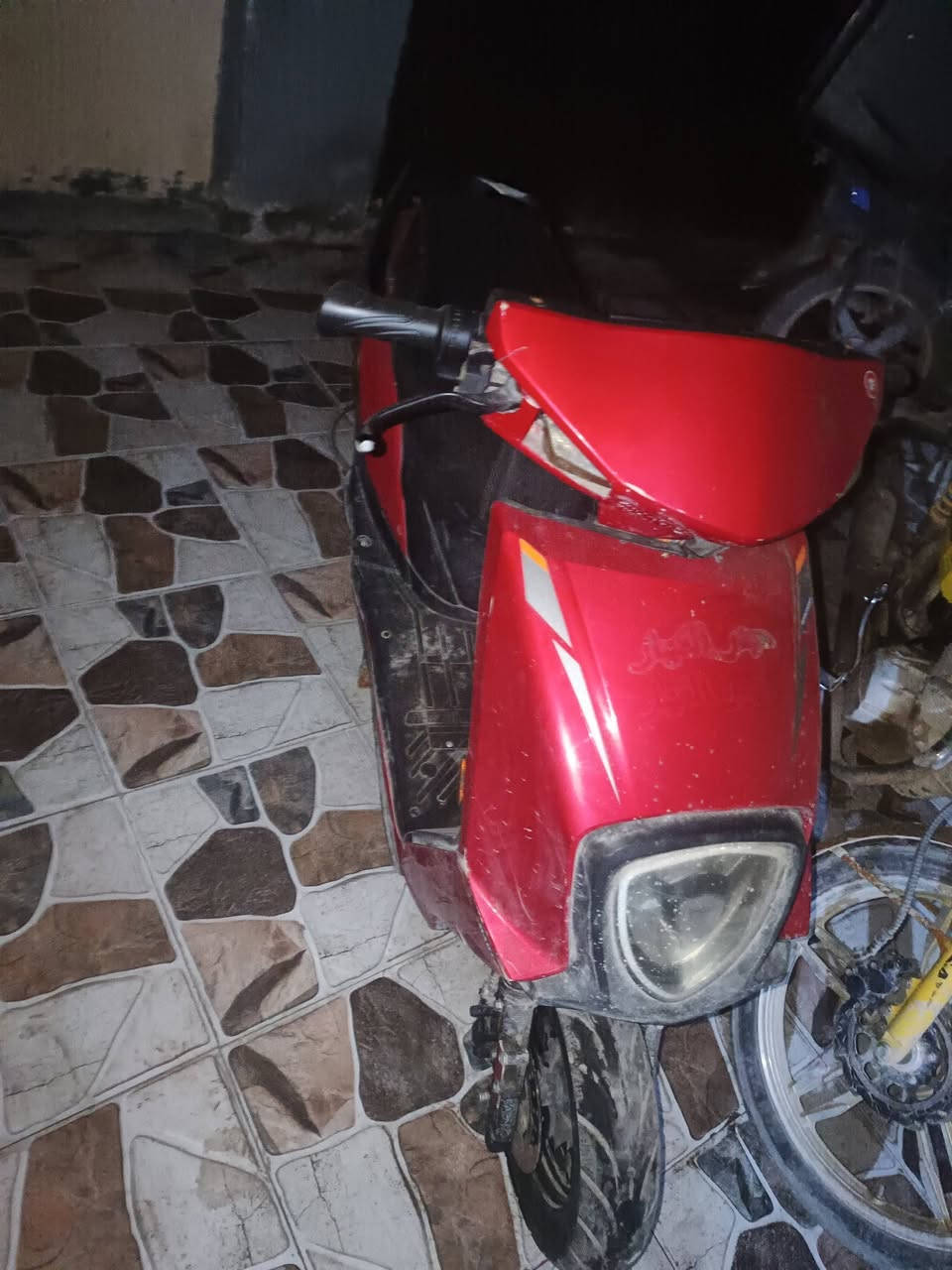 للبيع الدراجه نضيفه شاحنه وياهه جديدا بس بيه عطل بسيط يحتاجله صيانه وتشتغل رقمي
***********
