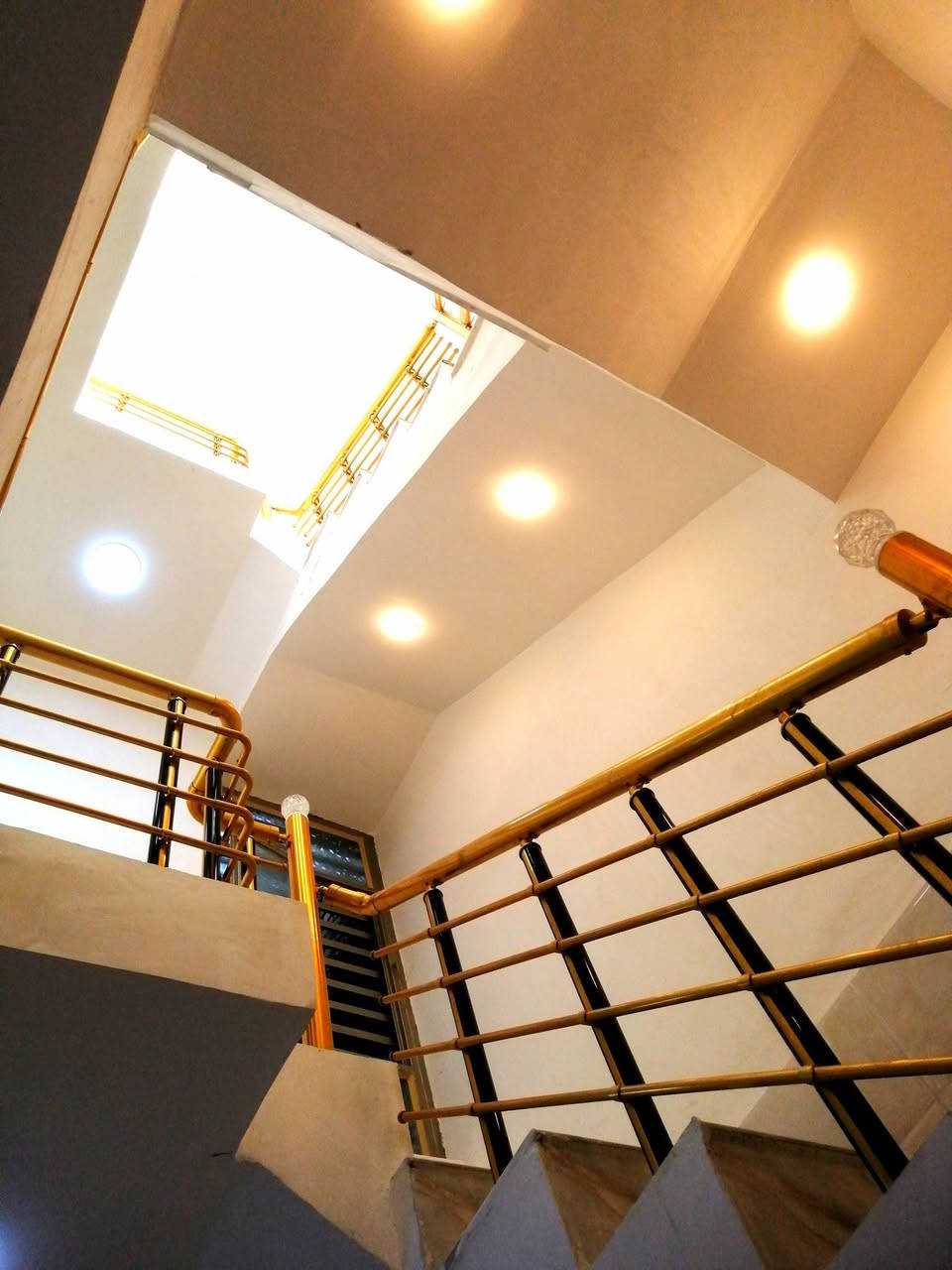 دار للبيع.. بناء جديد زيرو.. تسليم مفتاح 🔑(3 غرف نوم) و صالة و مطبخ و حمامات عدد 3 جوة وفوك... و تواليت خارجي في الحرية محلة 426  من جهة شارع الدور بظهر كبة بيت شاطي المساحة 60 متر للاتصال او واتساب ***********‪
