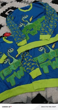 ملابس أطفال • للبيع