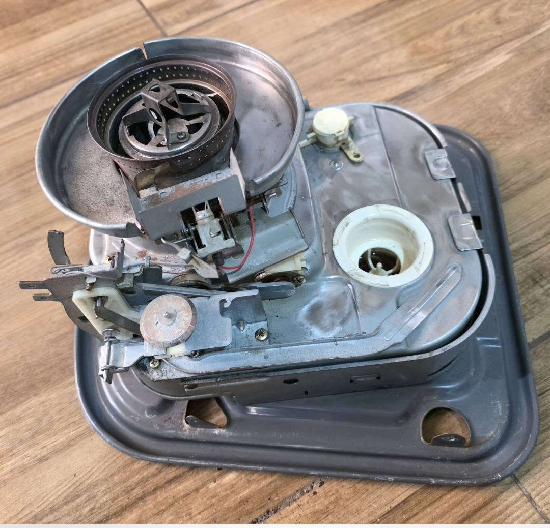 ئەم زۆپایە بۆفڕۆشتن
بالەی   یابانی عەسڵییە زۆر تازەو جوان وبێ عەیبة
گرێكي زور بةتيني هةية و نةوت زور كةم دةخوا 
بۆ 24 سەعات 3 لیترو نیوی دەوێ 
ژەنگ و ڕزیوی نیە پڵیتەی تازەیە 
 سلێمانی بەکرەجۆ 
  گەیاندن هەیە بۆ هەموو شوێنێك  🚕
***********      ***********
