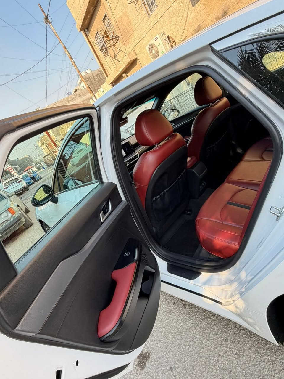 السلام عليكم 🫡 
كي فايف gt لاين للبيع موديل 2024
1600تيربو تو ويل
ماشية 20الف
السيارة نصيفة معنى الكلمة مكفولة من الغد و الشواصي فقط البند و اصبع بل جاملغ و موضح بل صور السونر و حادث امريكا 
مواصفات
رادار امامي و خلفي  ملاحضة / السونار +الصور الحادث مرفق بل منشور كلشي موجود 
اشاير مري 
داخل احمر
كشنات كهرباء 
شاحن لاسلكي 
سعر السيارة 190بي مجال بسيط 
مكان السيارة الدورة 
رقم الهاتف ***********
 وبي واتساب ***********
