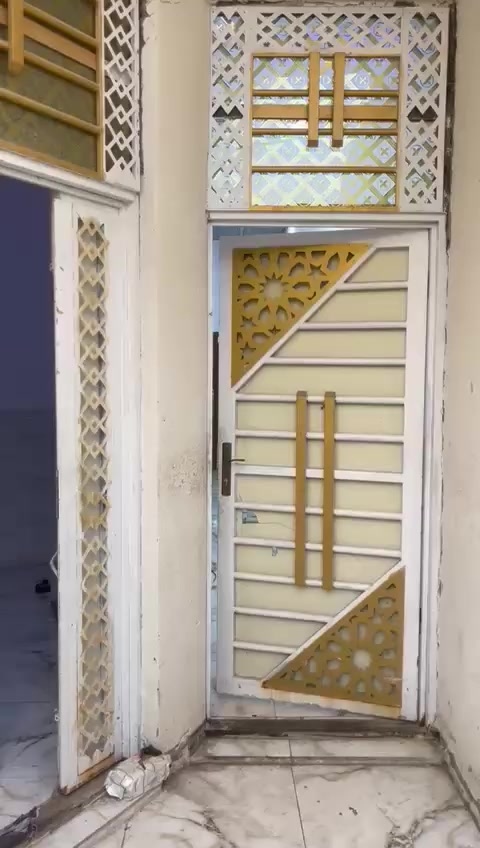 بيت للأيجار حديث
القبله الخمستالاف
مساحه 100م 
غرفه منام وصاله مطبخ 
وأستقبال حمام داخلي وخارجي
 الاجار 450 نهائي
تصوير وتساب
***********
