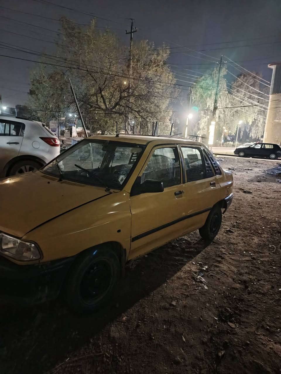 السلام عليكم
‏سايبا ٢٠١٢ رقم الماني 
مصفرة هيئة وغرامات 
سيارة عظمتها حلوة معمره
شواصي معمره زوج جاملغات امامي جدد
صدر امامي خلفي وبولبرينات ودبلات كله جدد مصار ٥ ايام من بدلتهن 
غرفتها كدامكم جديده دوشمتها 
بور استيرن جديد 
باتري جديد 
اكلوبات امامي خلفي جدد 
دسكات جديده بعدني حته مشادهن 
 وهلالة مال جاملغ هم 
وياها شباك جديد بعدني مشاده 
 وياها بنزات جدد سياره 
مكينتها حلوه ونشطه بس بيها تبخير
وكيرها الصبح من كعدت شغلة اليده راخيه تلعب متنمر 
 مكاني البياع بغداد السعر ٢٢ و بيها مجال كلش قليل
***********
***********
