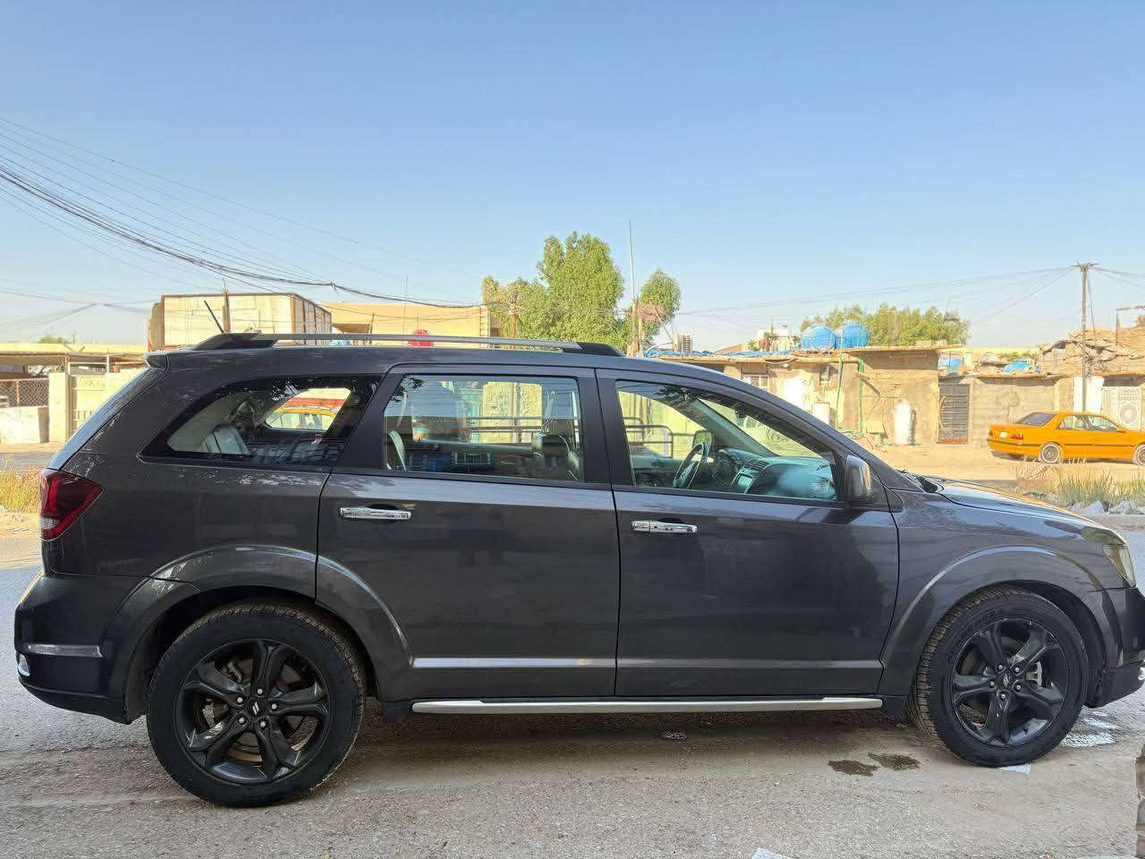 السلام عليكم
جورني ٢٠١٩ 
6 سلندر تخم تاير جديد تبريدها فول 
دواخلها جلد اسود نضيف و سيارة محركها فول ما شاء الله و سياره ما ماشيه هواي 
*********** بي واتساب 
بغداد
