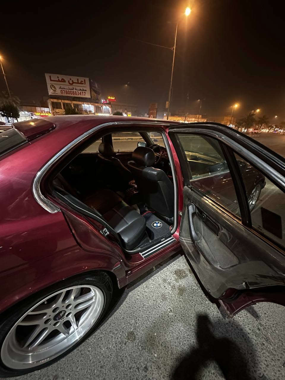 السلام عليكم للبيع موديل 1991
مكينه 28 دبل فانوس
السياره كفاله من الضربه بس صبغ جماليه
تبريد شغال
حداديه جديده
كهربائياته كله شغاله
كشنات جلد جديد
منضومه زنون عالي ناصي
ويل M حجم 18 تو زايز
عبت M
صالنصه تفصال كامل رياضي السعر 63 مكاني نجف كوفه حي ميسان ***********
