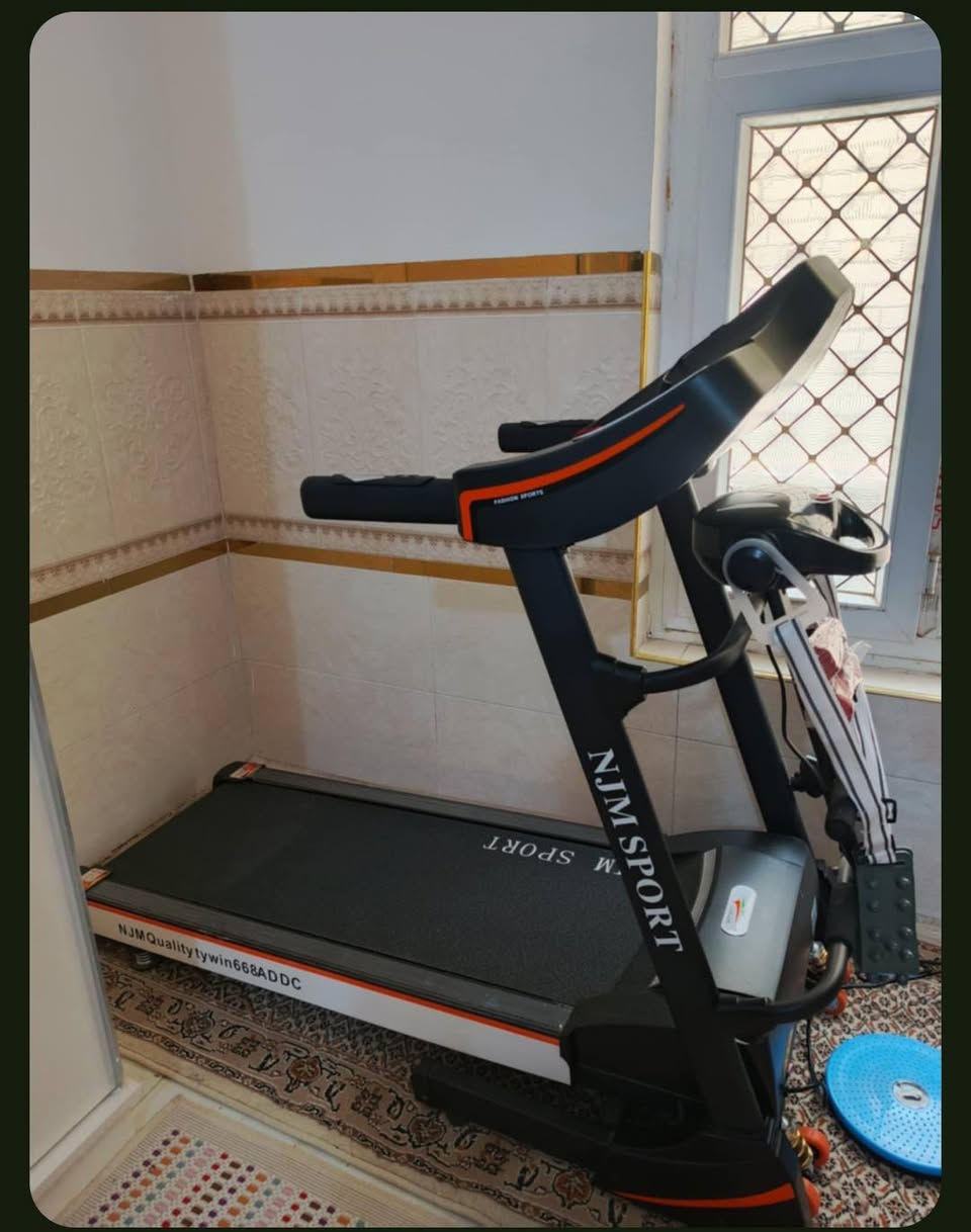 السلام عليكم .. جهاز جري رياضي مستخدم مرة واحدة وزن 160 .. السعر 400 .. العنوان الديوانية المركز .. ***********
