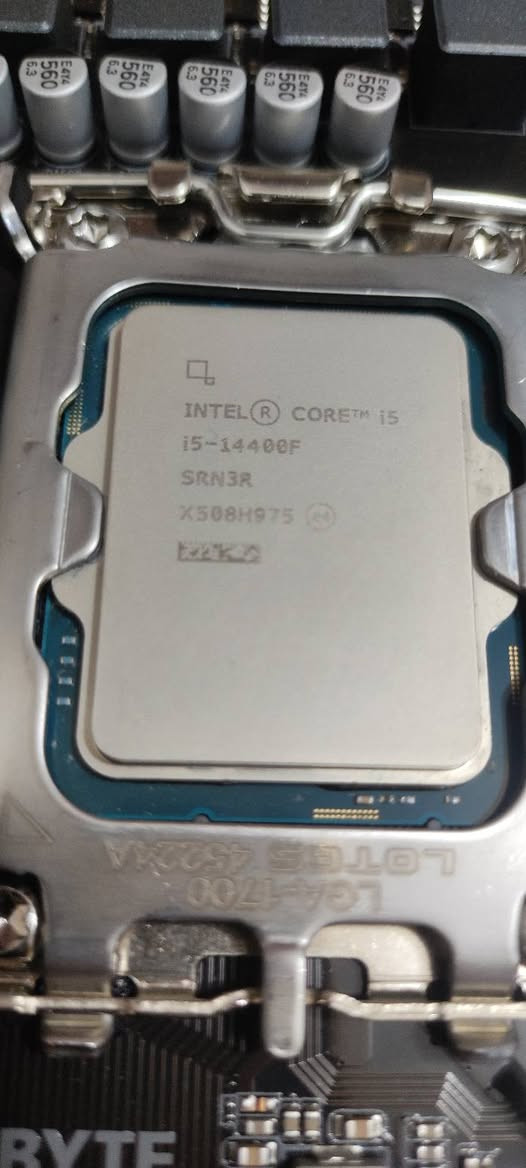 السلام عليكم 
للبيع 
بورد 
GIGABYTE H610 M-K V2 DDR5
معالج 
COR I5 14400F
القطع نظافة 100% استخدام جداً قليل 
السعر 350 الف قفل سعر ثابت 
مكاني بغداد


**إذا كنت صاحب هذا الإعلان وتريد حذفه لأي سبب، رجاءا أرسل رسالة إلى الدعم الفني**