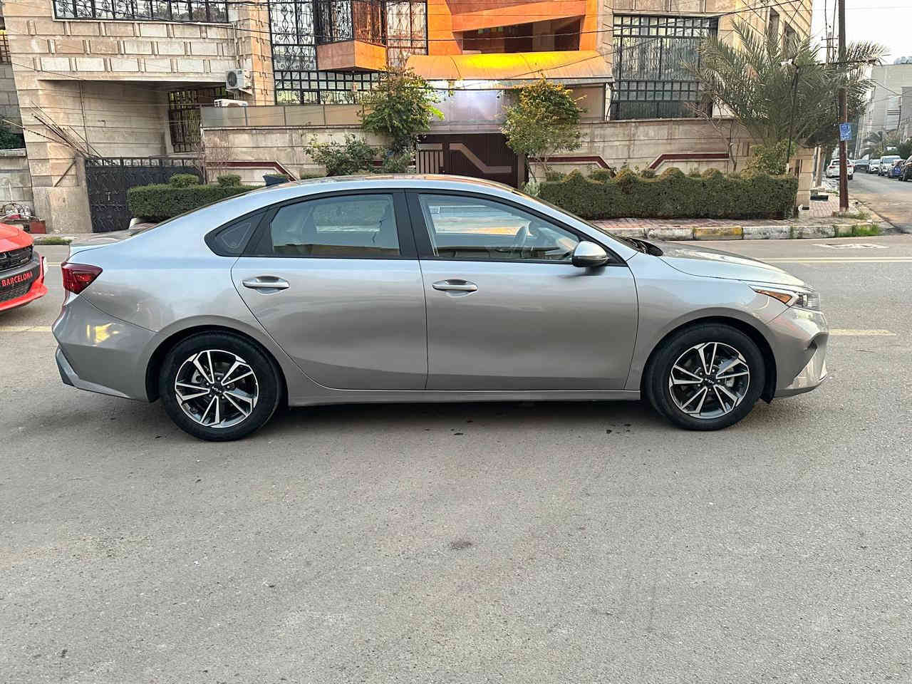 سلام عليكم للبيع كيا فورتي موديل ٢٣ حادث موضح بالصور بدون دواخل بدون ايرباك  ليبل واحد بدون تبديل 
سياره جديده بدون نقص مكاني بغداد الكاظميه السعر ١٥٨وبي مجال للشراي يتصل ***********
