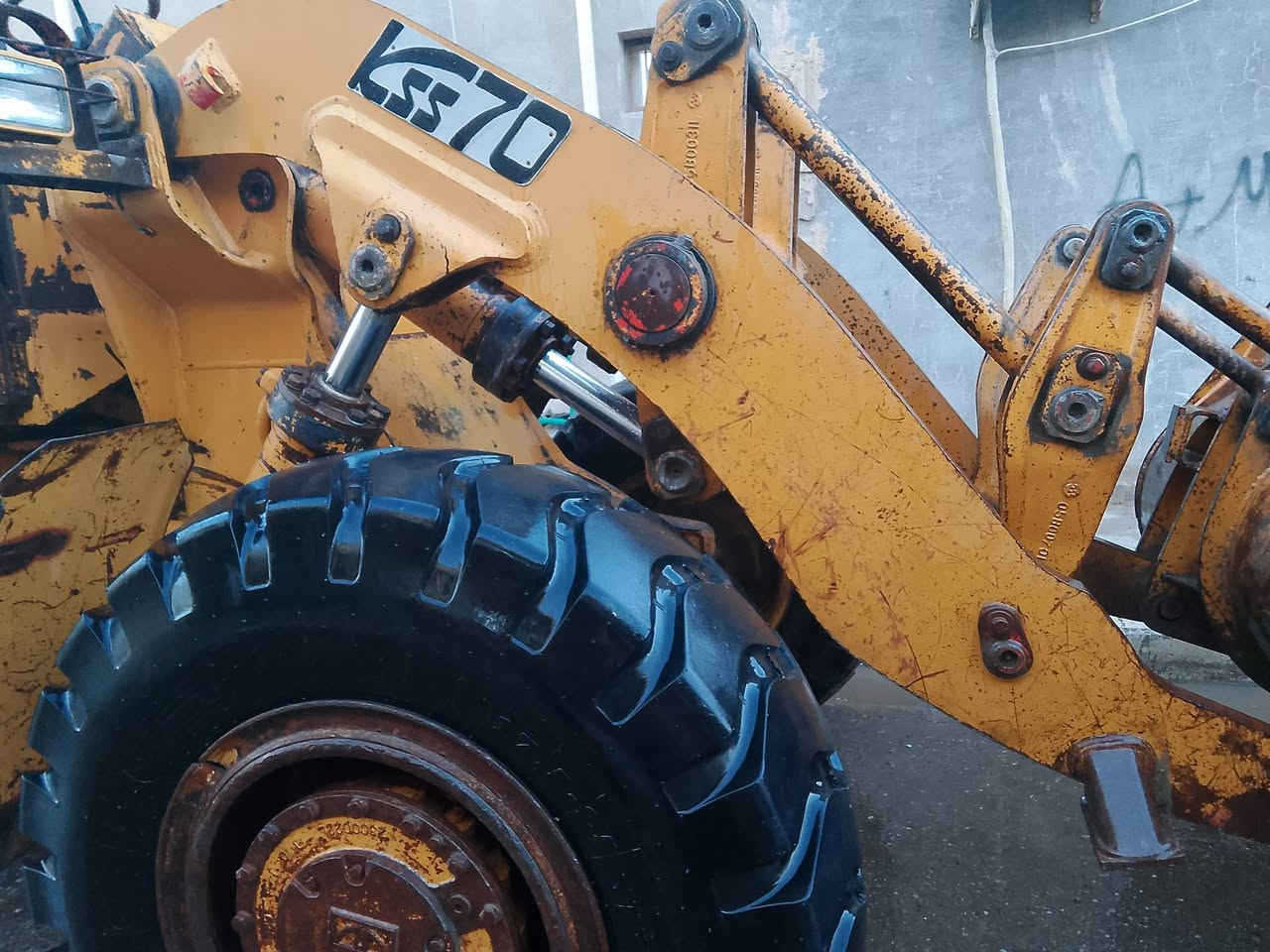 شفل عادي محرك بي موديل 79 أصل رقم ديالى الماني مكان الشفل رمادي الاتصال ***********
