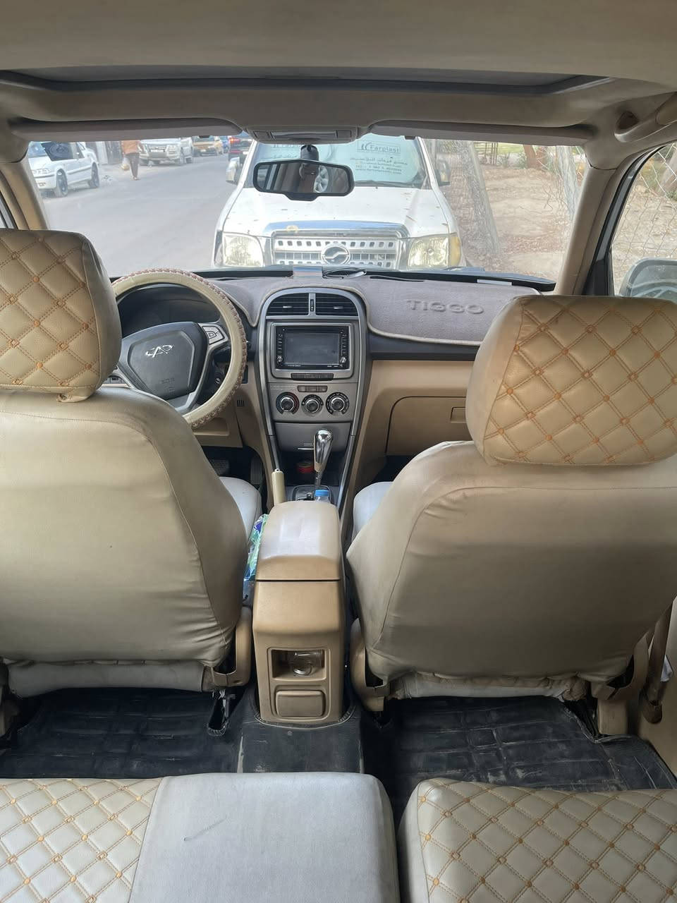 السلام عليكم تيكو موديل 2012للبيع كير محرك كهربائيات جديده تدفئه تبريد شغال تخم تاير باتري جديد رقم بغداد اني موظفه  باسمي السياره تحويل مباشر ماشيه 62 سعرها 62وبيها مجال للشراي سويجاتها مال شركه 2وياها مكانه بغداد حي اور موبايل ***********
