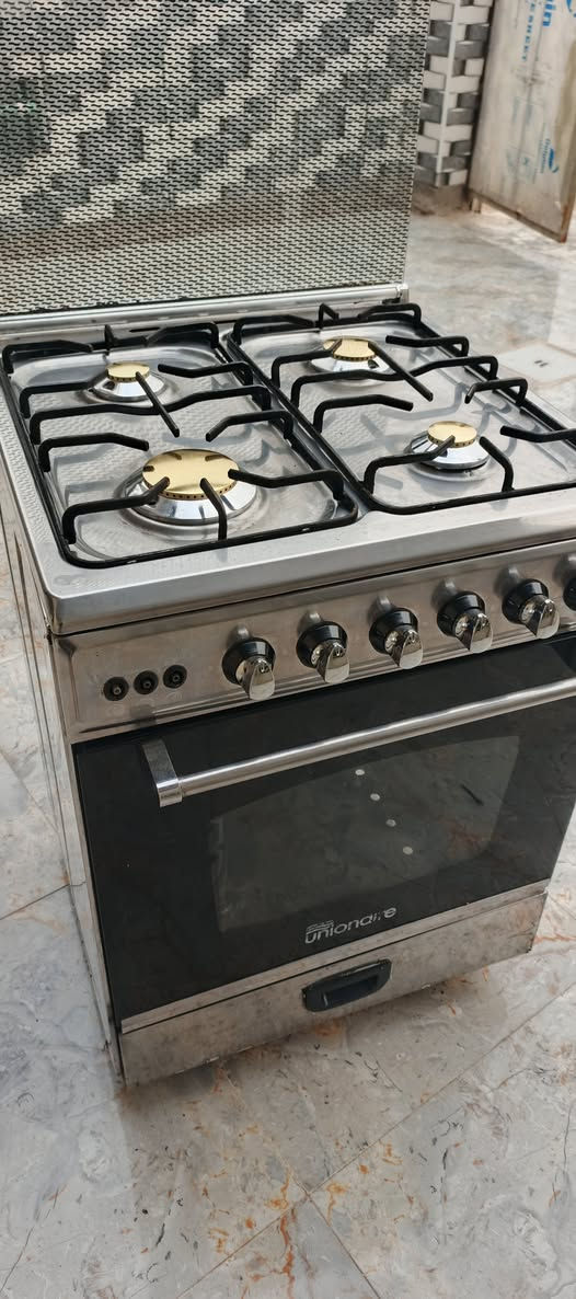 طباخ اربع عيون للبيع السعر خاص 
***********
