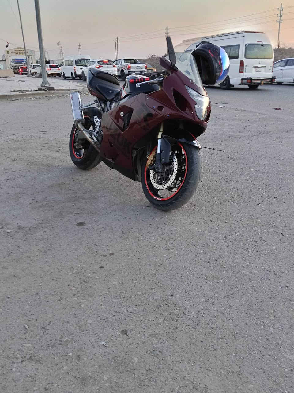 السلام عليكم
جكسر  2005 محرك 600 ماشية 34 كير محرك عقل 

ضفيرة كلها بلادية اكزوز يوشمارة صوت مرتب فول 

  مكان بغداد فلكة المدائن  *********** 

سعر خاص ودلل
