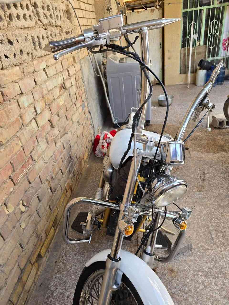 للبيع دراجة هوندا ستيد 400 (ستايل بوبّر مميز)
دراجة نظيفة ومعدلة بشكل جميل، لون ابيضّ  الدراجة ما بيها اي نقوصات كاملة اشغل وتطلع 

✅ المحرك غير مفتوح وبحالة ممتازة

✅ التشغيل نكرة سلف من اول تشغيلة 

✅ خاللها كواتم  

عوزه فقط صبغ تانكي ❌

📍 الموقع: كربلاء-شهداء سيف سعد

💰 السعر: 15وبيه مجال

الدراجة رقم كربلاء تحويل ثاني يوم

للاستفسار:

📞 ***********
