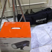 فلاش Godox AD600pro • مستخدم ٦ مرات • ستاند وسوفتبوكس