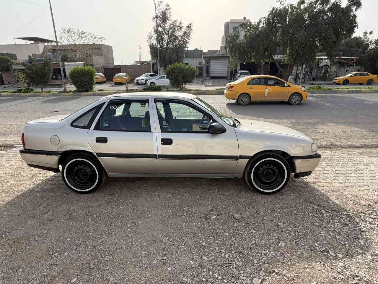 اؤبل موديل ٩٠
ره قم اربيل شرت ته حويل وه كاله 

محرك ١٨ 

كير محرك شرت 

سياره بدون نقص 

سعر ٣٥ بييه مجال 

***********

***********
