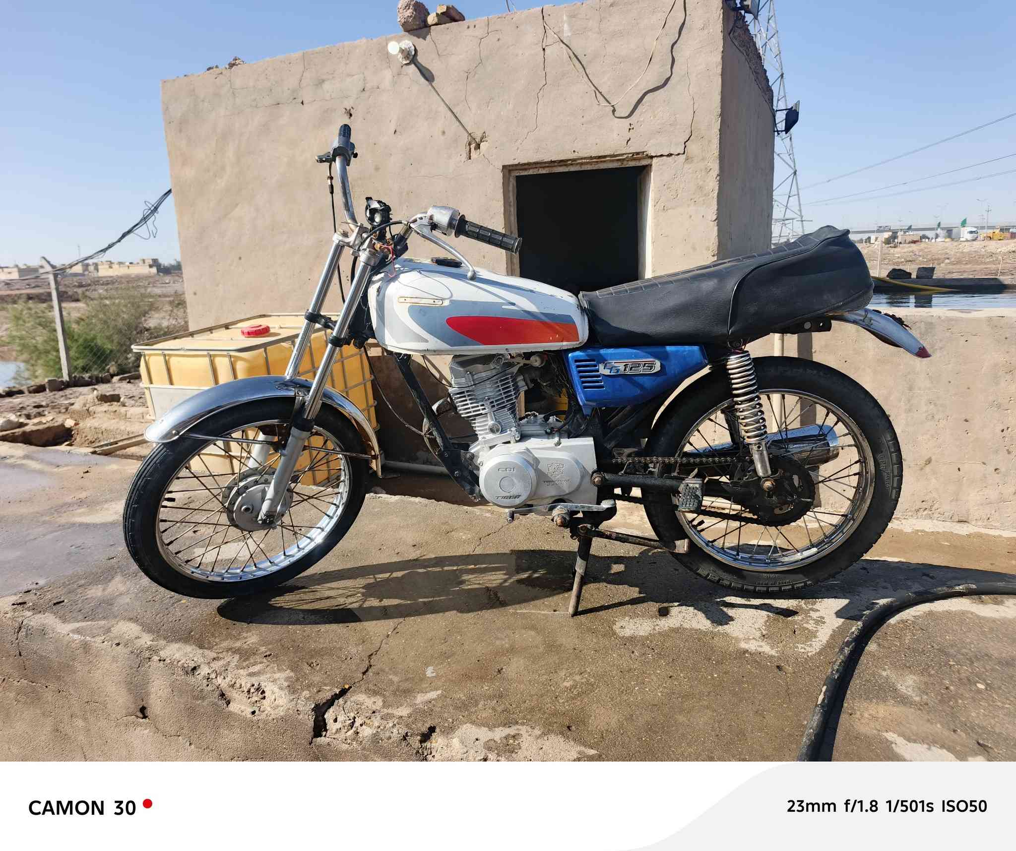 سلام عليكم شباب مره خصت الادمن
دراجه للبيع مكينه تايجر مكينه نضيفه مفتوحه بدون اوراق  
للاستفار ***********
السعر 450 قفل
