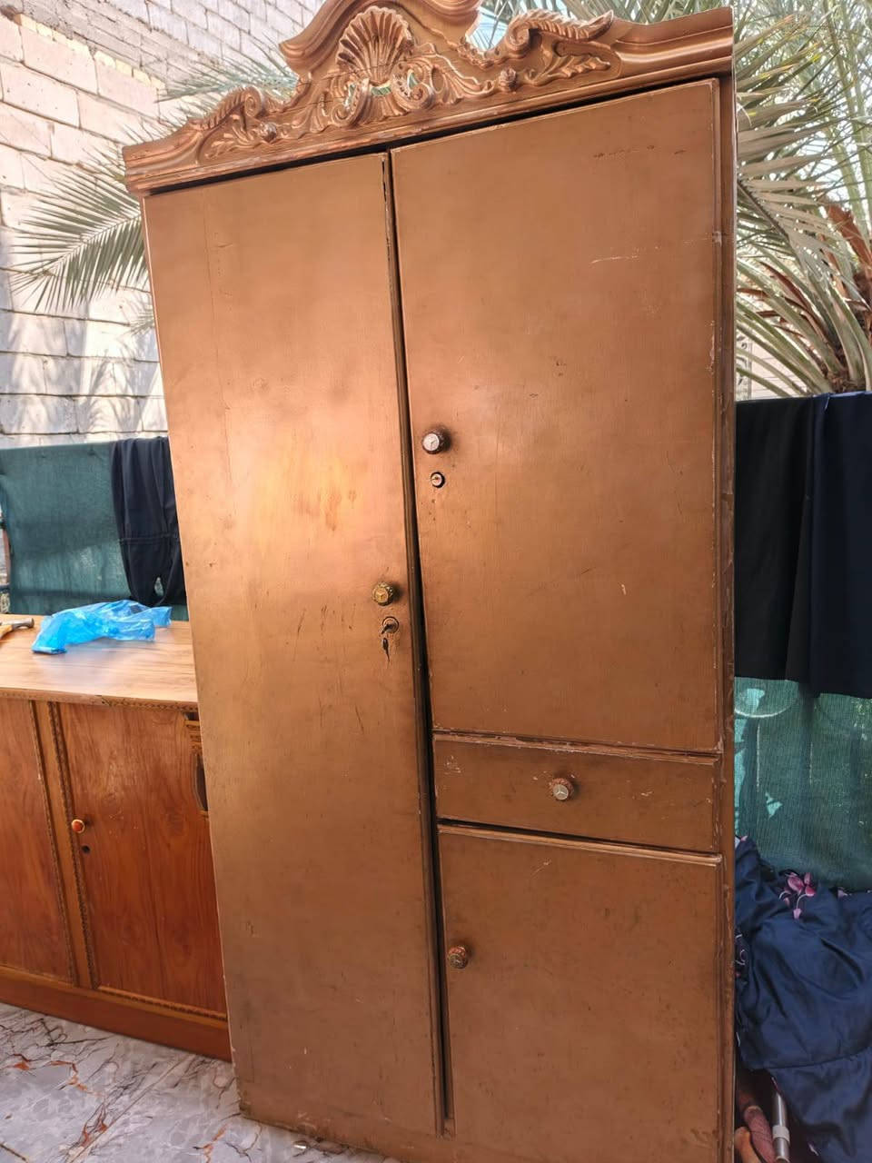 كنتور بابين وبوفيه للبيع مثل ماواضحات بالصور سعرهم 150 ثنينهن *********** الرقم بي
