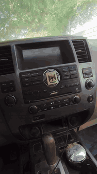 ابيع كوم حديد
سيارة ٢٠٠٩ ب اسمي تحويل ثاني يوم 
رايدها ٦٠ وبيها مجال 
رقمي ***********
