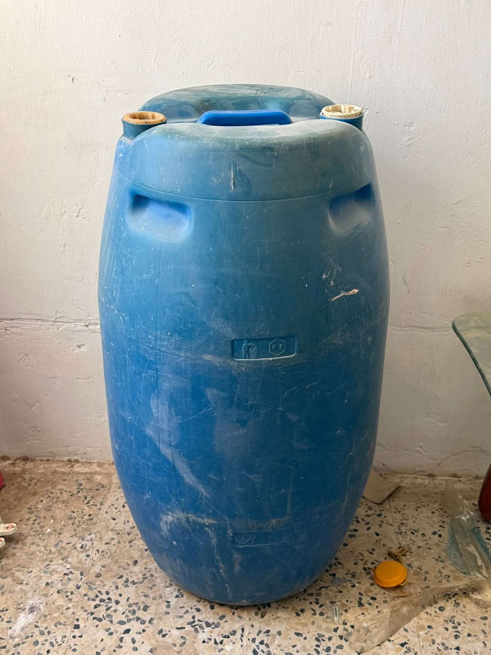 1مكناسه كهربائية شغاله ب15
2مكناسه نقص صونده ب10
3جلكان بلاستك 100 لتر ب10 
4صوبه نفطيه القديمه ب15
5خلاط وطاحونات لكن الجك بي فطر ابيعه ب10 شغال
6 بنكه شحن بطاريات هابطه تشتغل مباشر ب10 
 مكاني تكريت ***********
